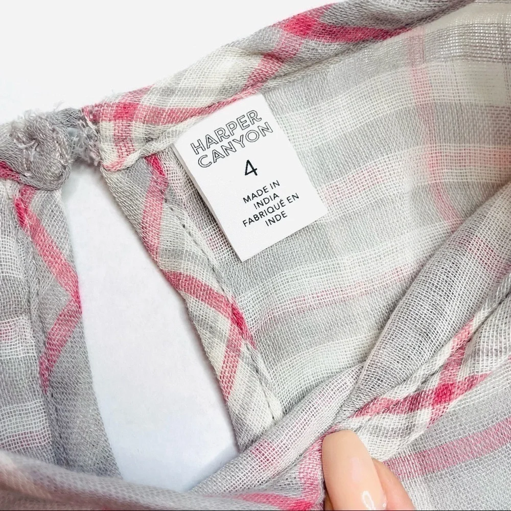 HARPER Canyon NWT Grey & Pink Plaid Ruffle Sleeve Keyhole Blouse